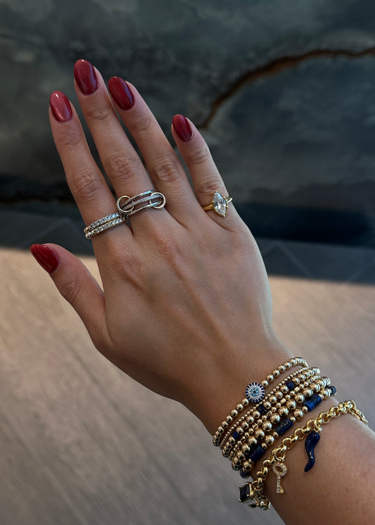 The Interlocked Stacked Ring